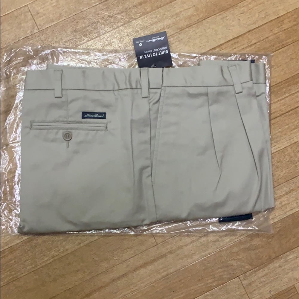 Men’s Eddie Bauer shorts size 48